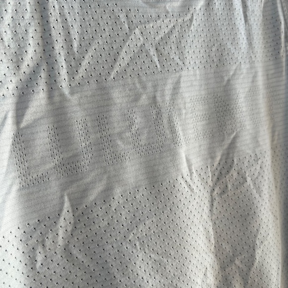 Lululemon Meshed white crop Small - Picture 2 of 3